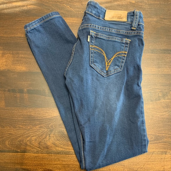 Levi Skinny Jeans - Picture 3 of 7